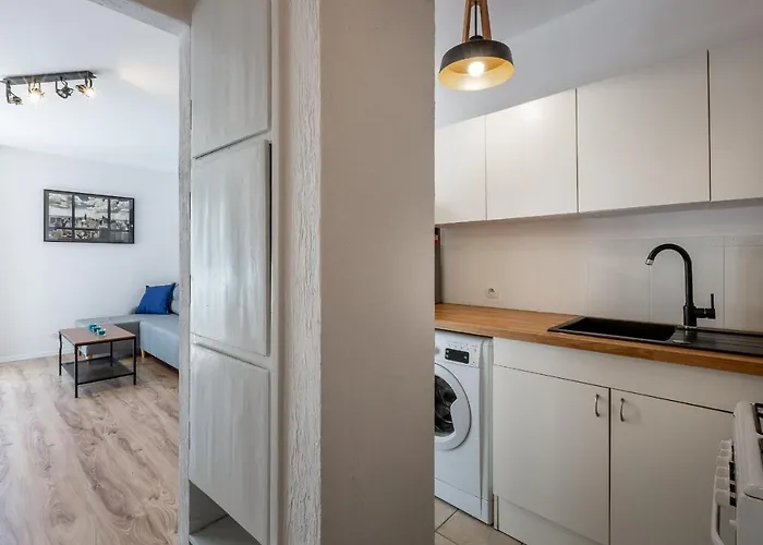 K22 - 3Min Walk - Capitol Music Theatre And National Forum Of Music 브로츠와프